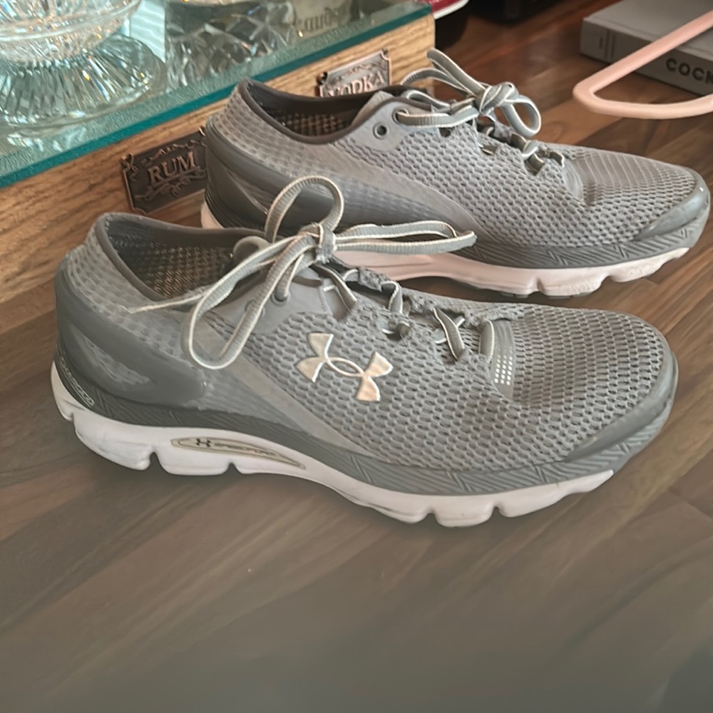 New under armour 8.5  women's running shoes Speedform  Gemi2